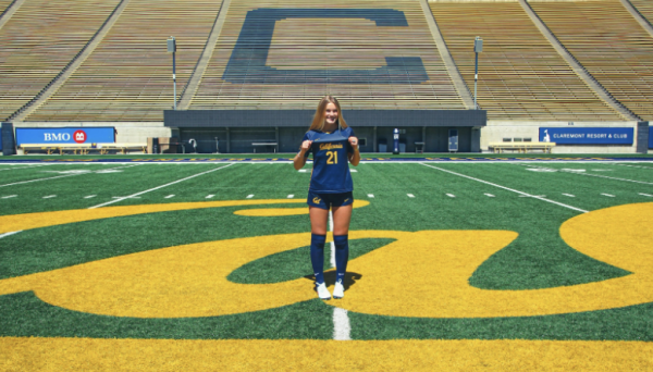 Izzy Bertolucci on Cal soccer pitch