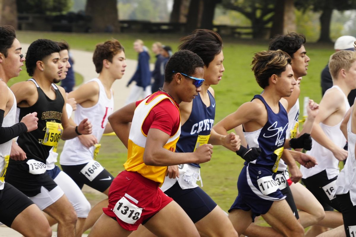 Zunguze packed in during a crowded start